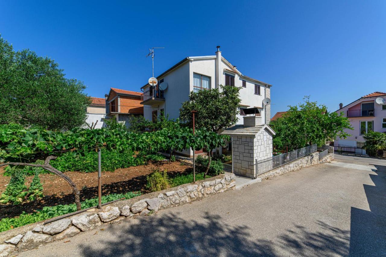 Apartman Maslina Шибеник Екстер'єр фото
