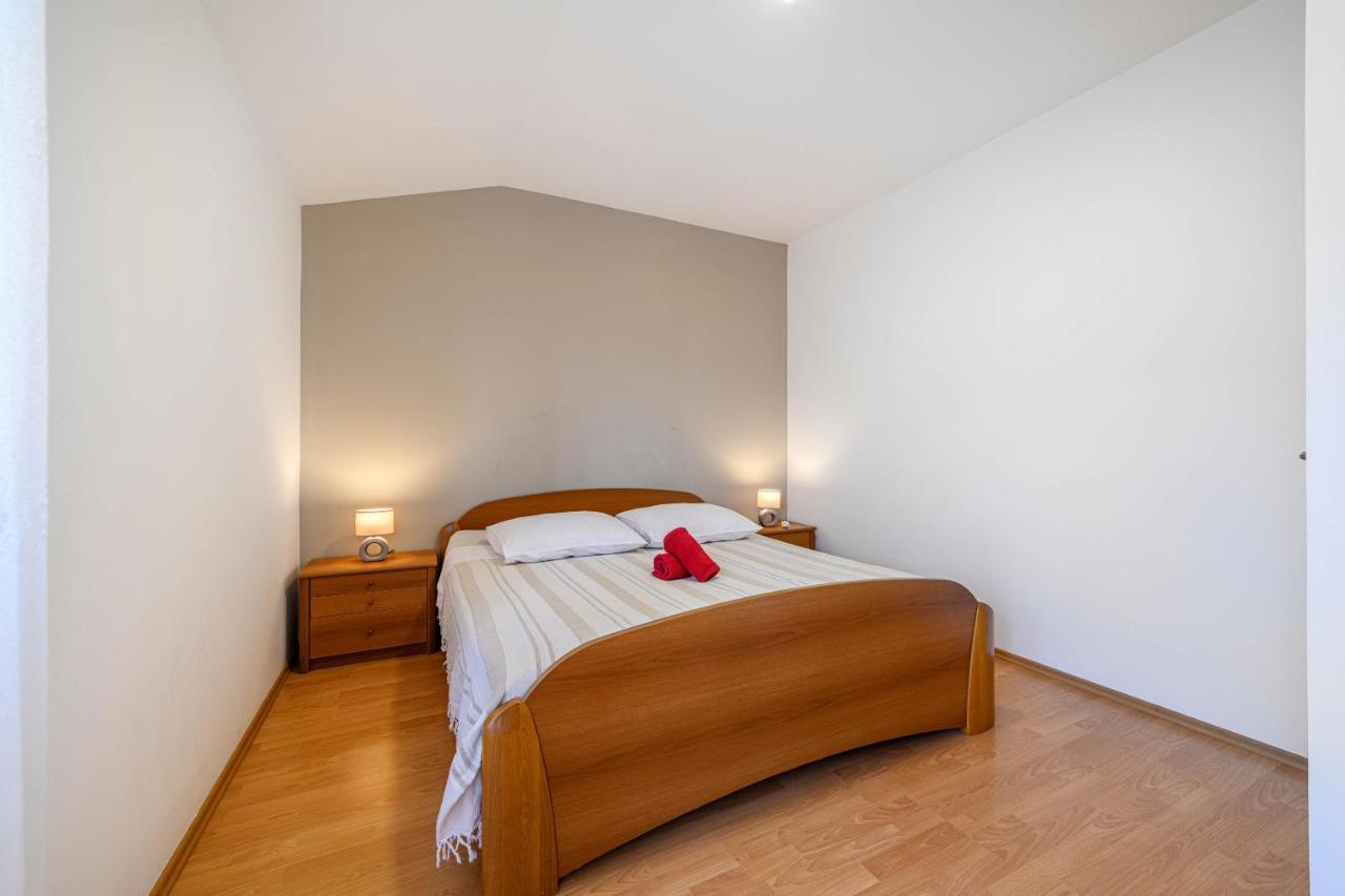 Apartman Maslina Шибеник Екстер'єр фото